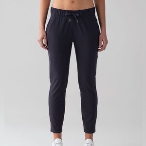 Lululemon On The Fly Pant *Woven 28" Midnight Navy Size 6